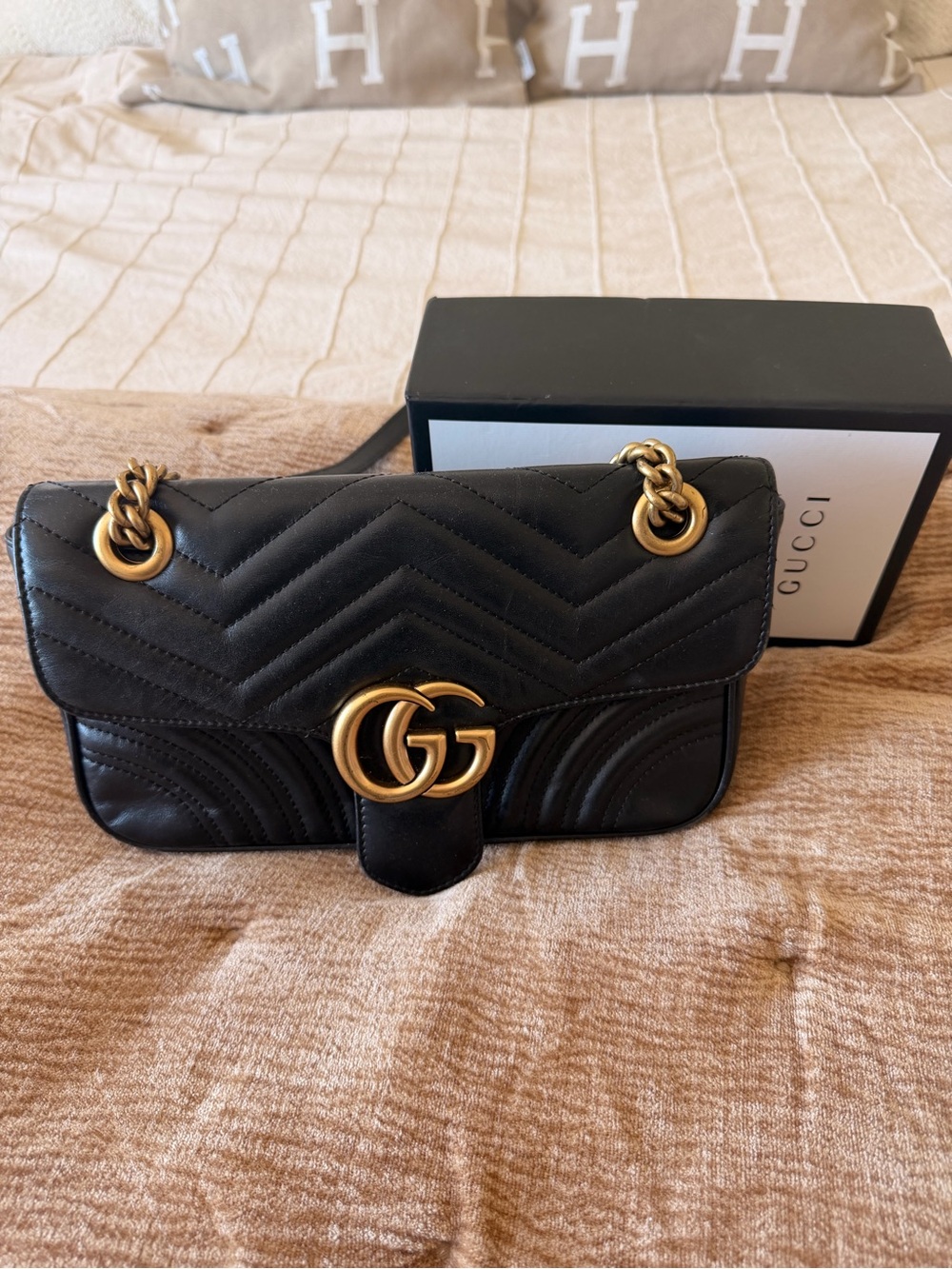 Gucci Black Quilted Leather Shoulder Bag with Gold Double G